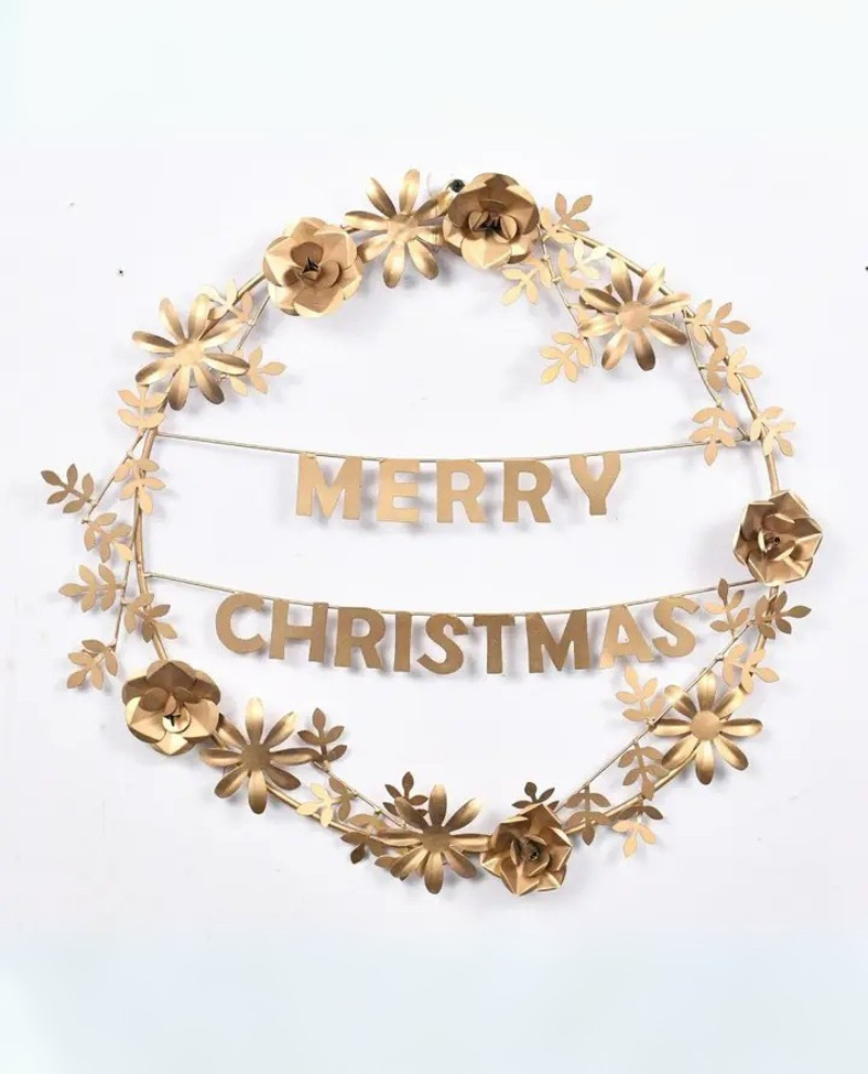 Lila Rasa Metal Christmas Wreath Decoration