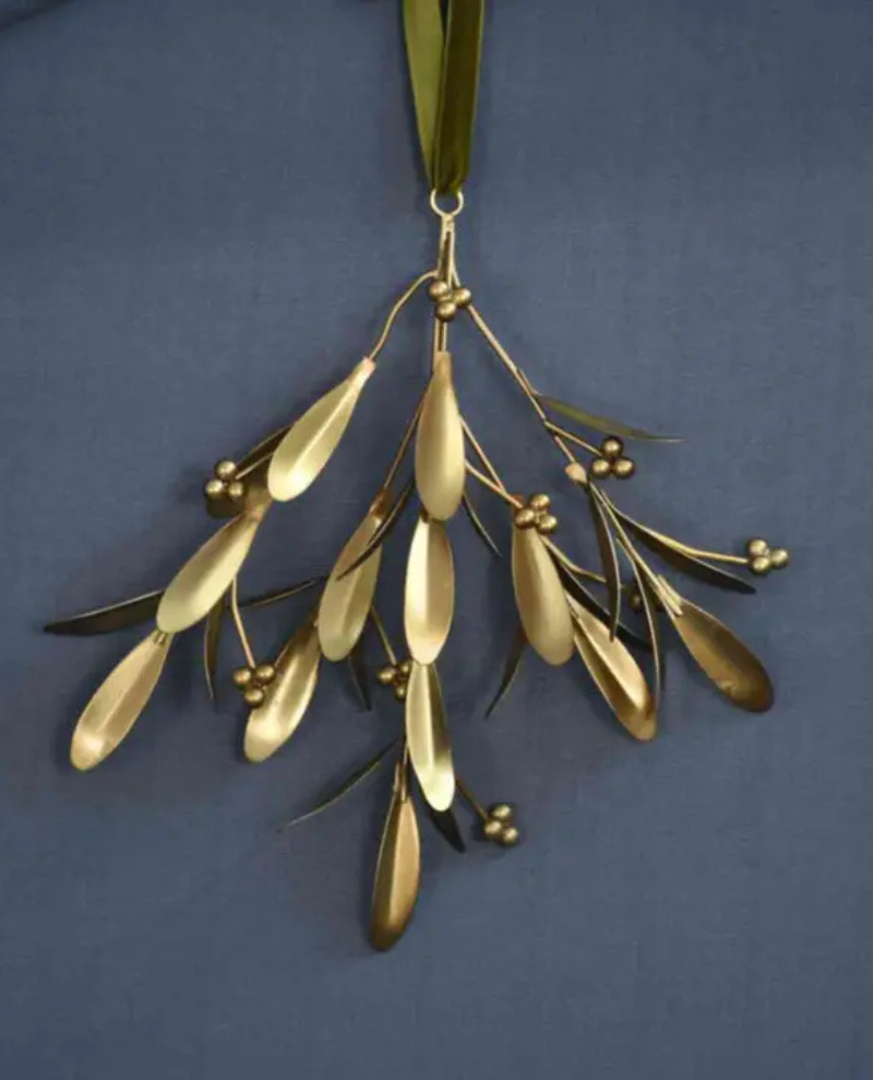 Lila Rasa Mistletoe Golden Ornament