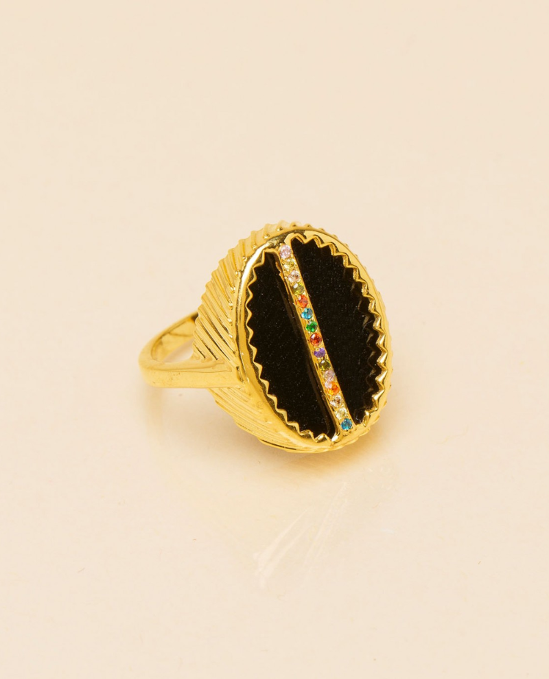Une A Une Onyx Black Oval Ring