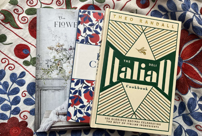 Biscuit loves...Books