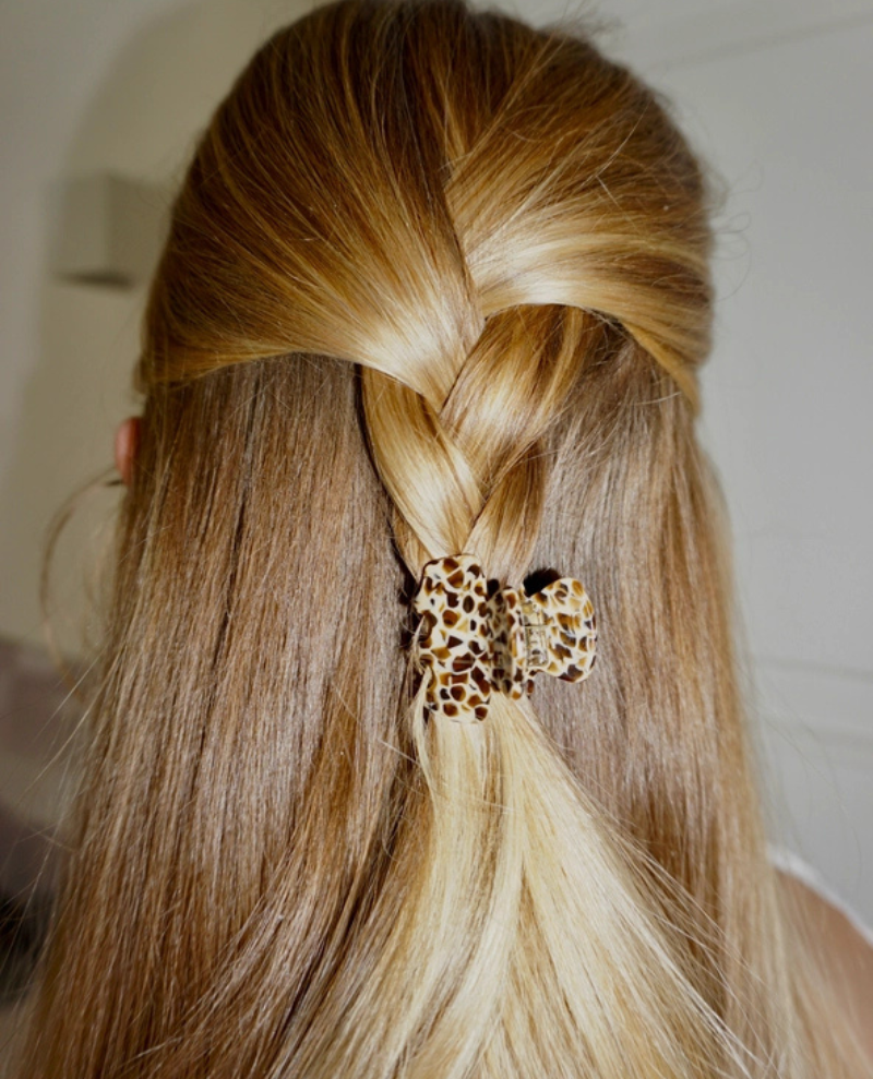 By Vivi Giraffe Glitter Small Hair Clip