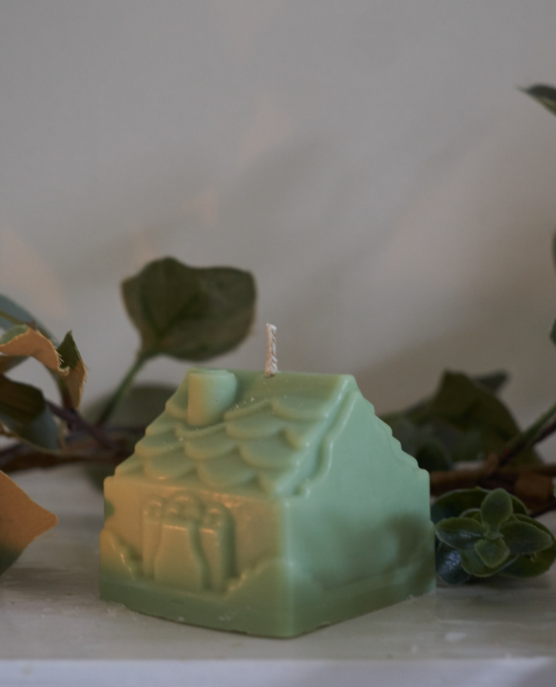 Mae Fleur Gingerbread House Matcha Candle