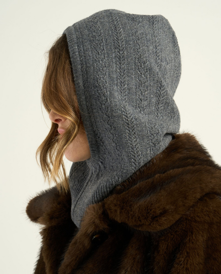 Petite Mendigote Grey Snood