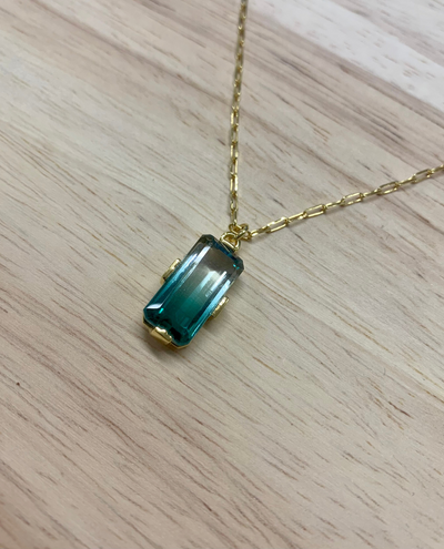 Une a Une Green Chain Pendant