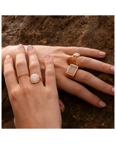Une a Une Pondicherry Rose Rectangle Ring