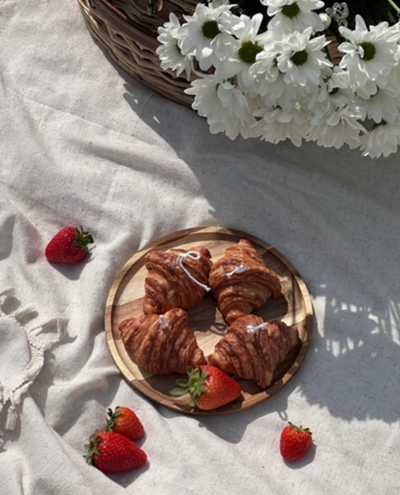 Violetston Art Atelier Croissant Candle