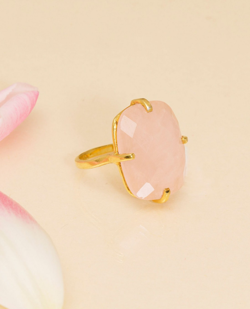 Une A Une Rose Quartz Rectangular Ring